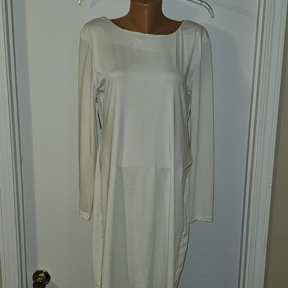 Women’s White Long-Sleeve Shift Dress